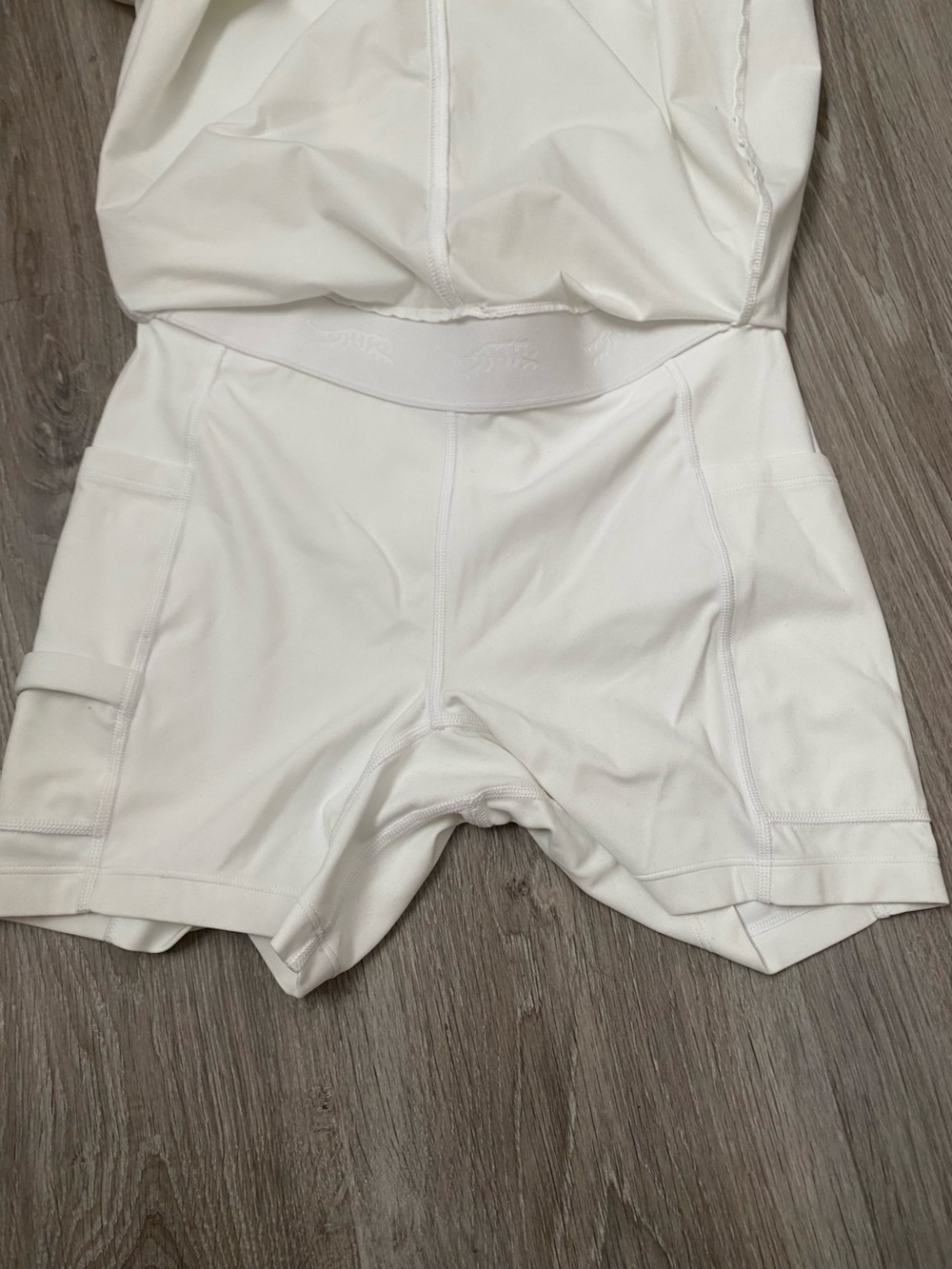 Sun Day Red White Icon Golf Skort size xs - Picture 4 of 5